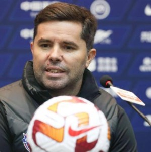 刘军帅称与费莱尼关系好 安东尼奥：崔是亚洲名帅